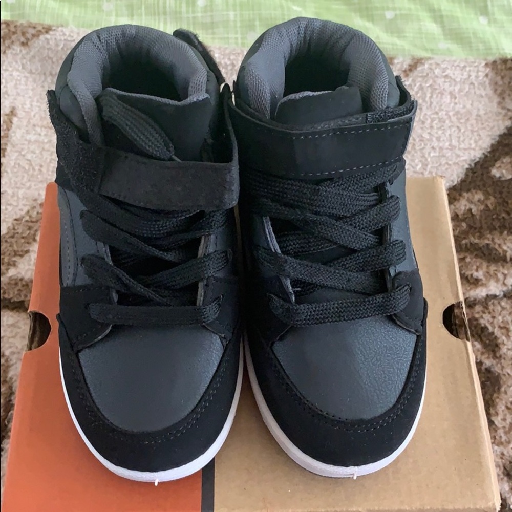 CJ Shoes sneakers Toddler size 10